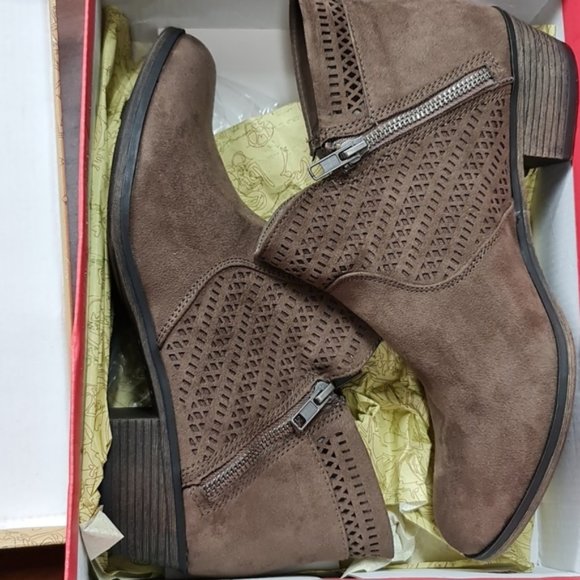 American Rag Abby Ankle Booties - Picture 6 of 7